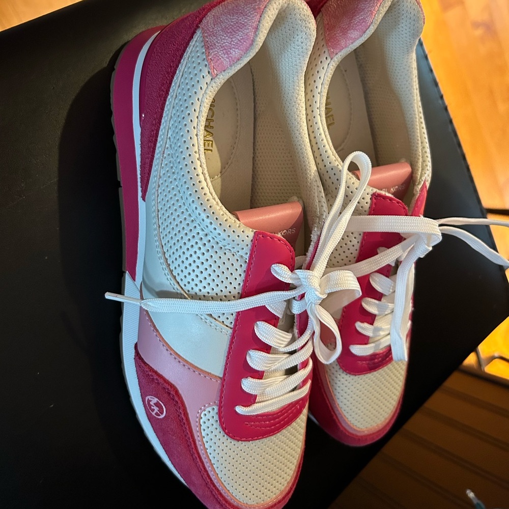 Michael Kors sneakers Pink/white size 9.5 (fit more like size 9). Brand new!